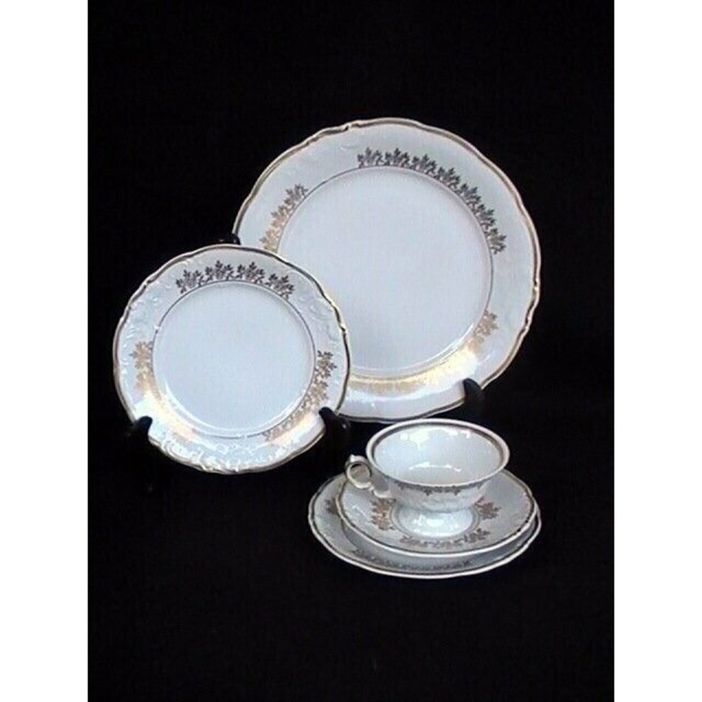 Wawel Poland 5 Pc‎ Place Setting White/Gold Floral Embossed Scrolls Scalloped